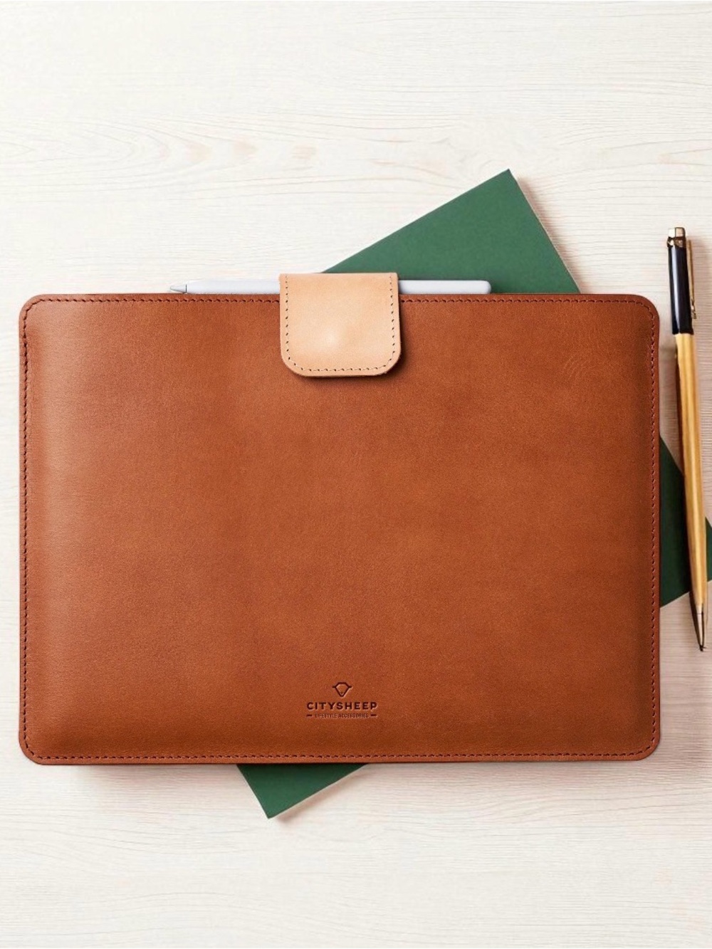 Leather iPad 13 Pro Sleeve